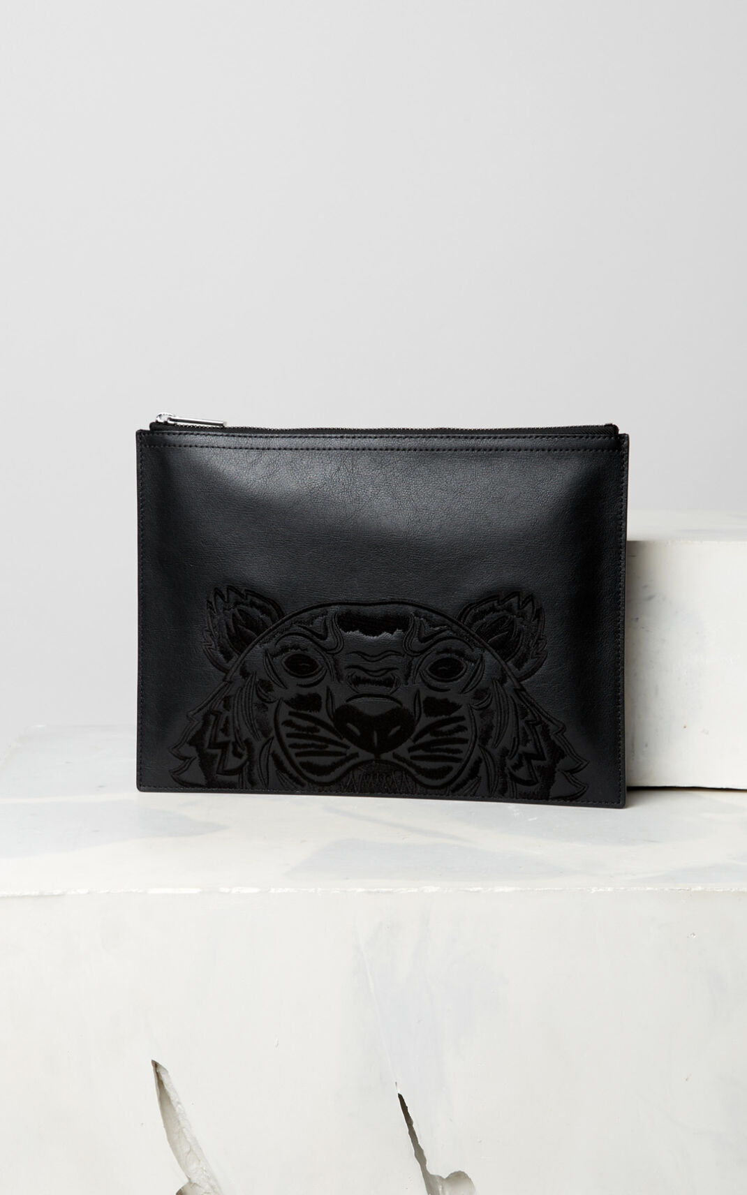 Clutch Kenzo Tiger Cuero Hombre Negras HBG265430